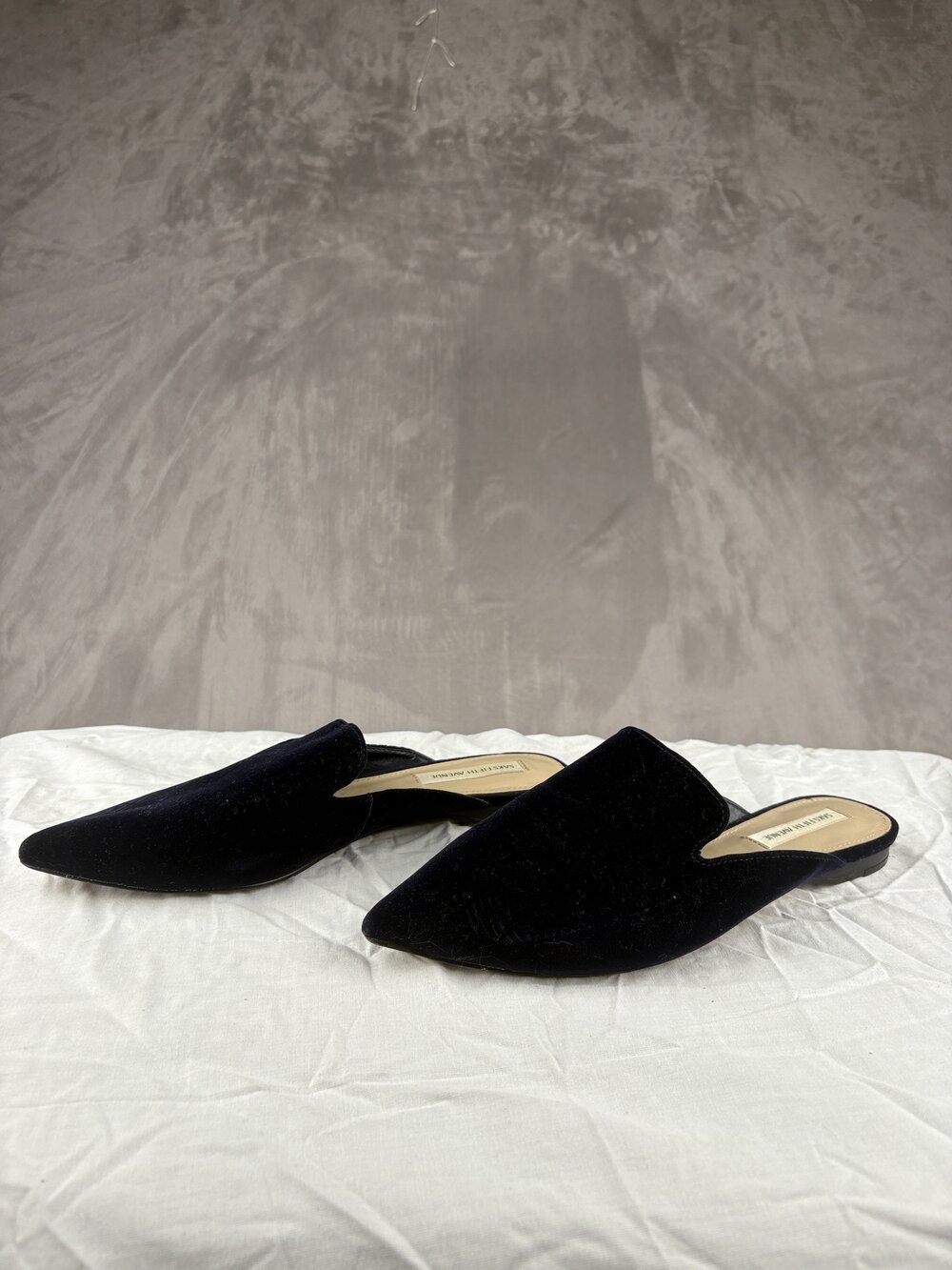 Saks Fifth Avenue Velvet Pointed-Toe Mules Flats Sz 7.5 - Picture 3 of 9